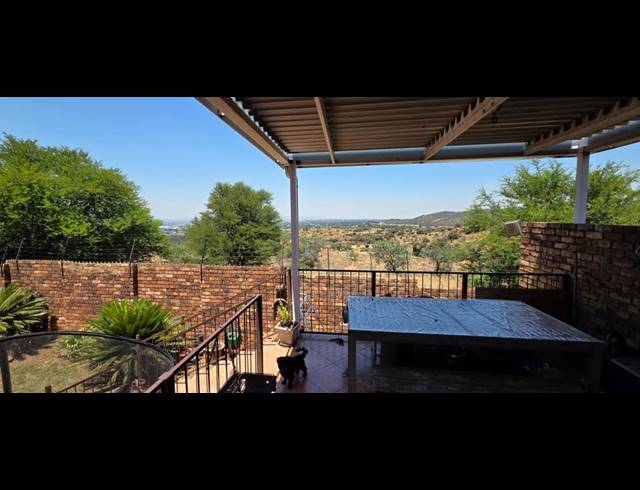3 BEDROOM CLUSTER FOR SALE IN SOUTH CREST